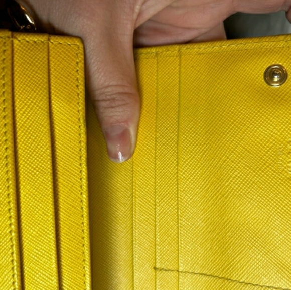 PRADA LONG WALLET ON CHAIN⛓| LEMON YELLOW | Very GOOD CONDITION - Picture 7 of 13